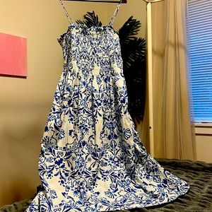H&M blue and white pattern dress